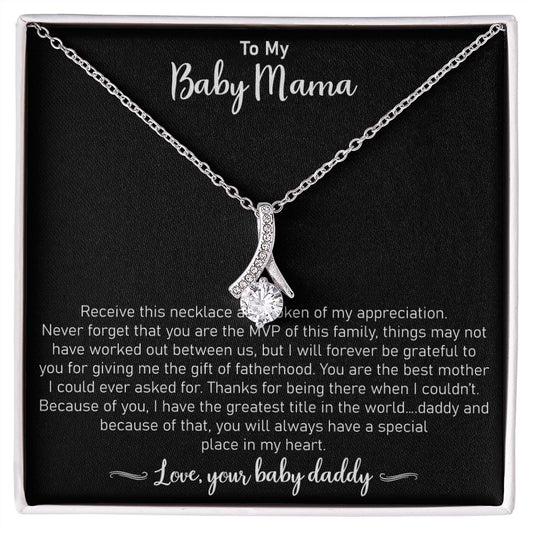 Baby Mama: Alluring beauty necklace